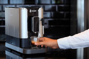 máquina de café no escritório